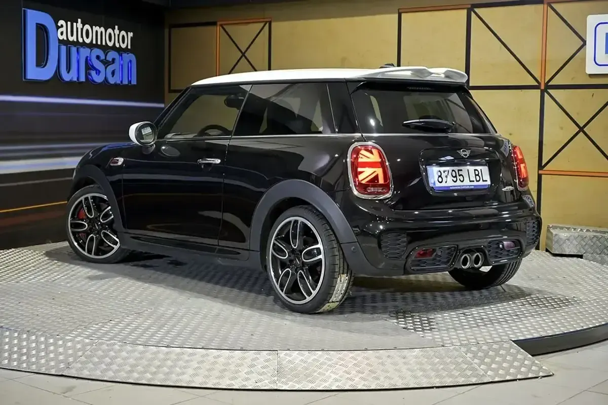 Usado Mini John Cooper Works 234 CV (172 kW) 2019 Negro Utilitario