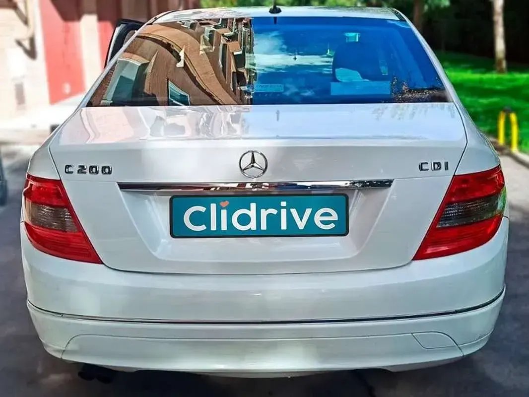 Usado Mercedes C200 Avantgarde Edition 136 CV (100 kW) 2009 Blanco Berlina