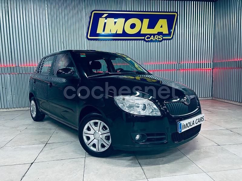 Negro Usado 2008 Skoda Fabia Berlina | 3999 € (Precio justo) - Imagen 1/4
