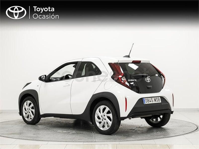 Usado Toyota Aygo X Play 72 CV (52 kW) 2024 Blanco SUV