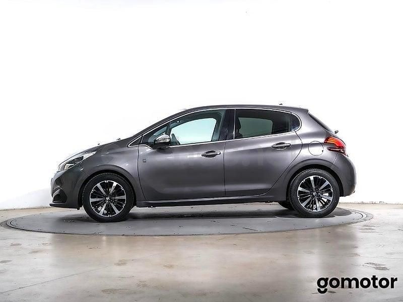 Usado Peugeot 208 82 CV (60 kW) 2019 Gris / plata Utilitario