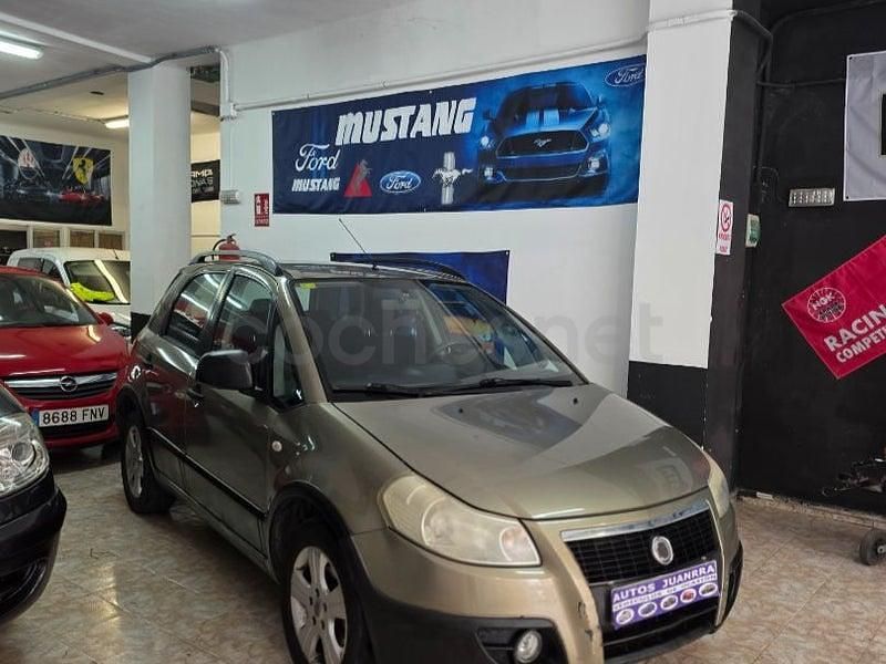 Usado Fiat Sedici Dynamic 107 CV (78 kW) 2008 Gris / plata SUV