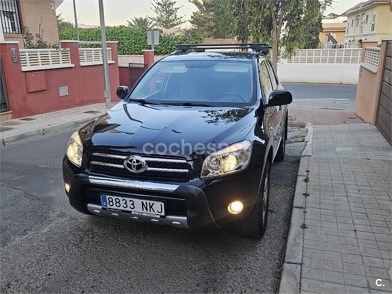 Usado Toyota RAV4 Executive 136 CV (100 kW) 2008 Negro SUV
