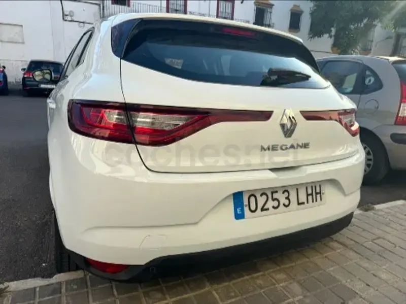 Usado Renault Mégane IV Business 95 CV (69 kW) 2020 Blanco Berlina