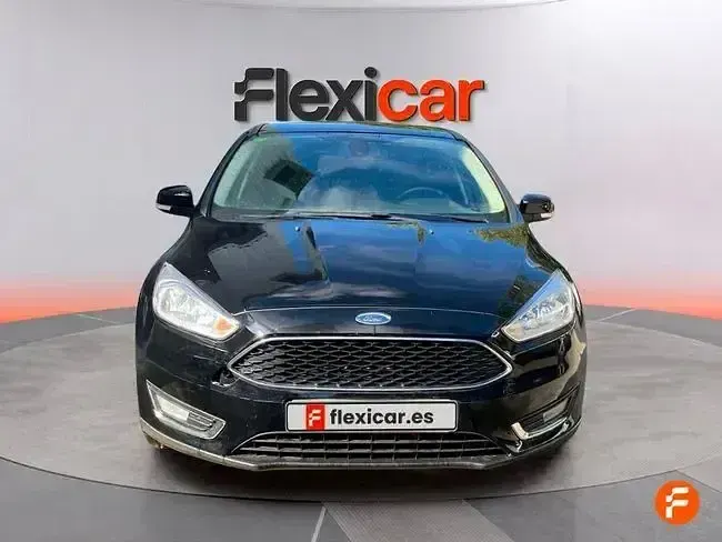 Usado Ford Focus ST-Line 125 CV (91 kW) 2017 Negro Berlina