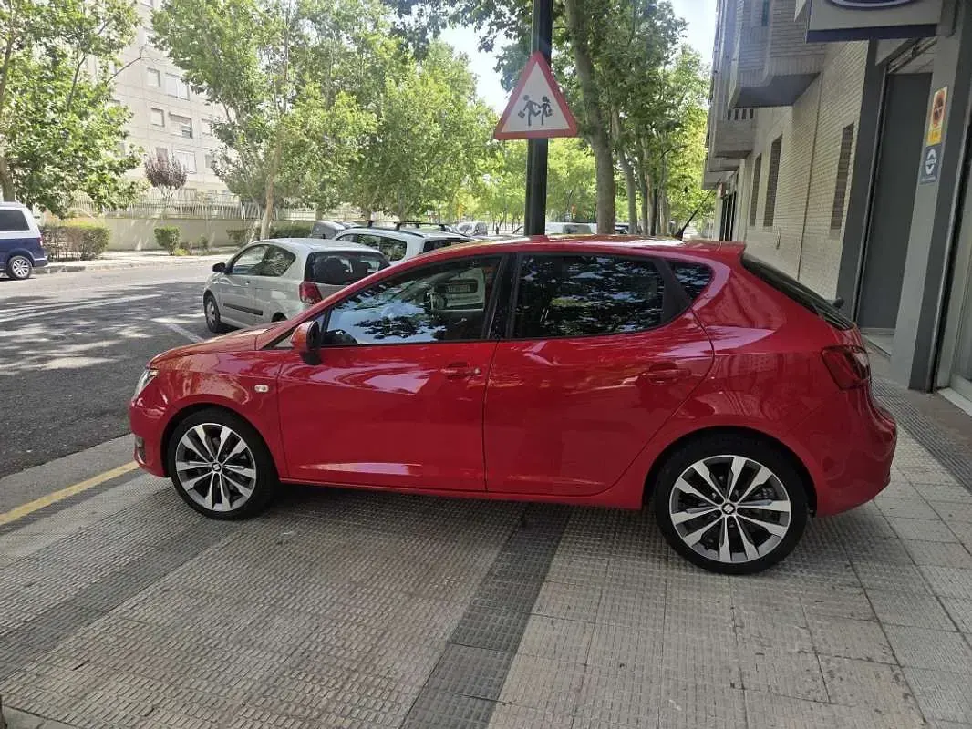 Usado Seat Ibiza FR 110 CV (80 kW) 2016 Rojo Utilitario