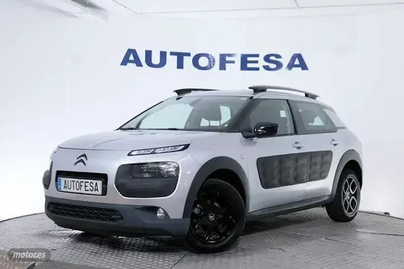 Usado Citroën C4 Cactus Feel 92 CV (67 kW) 2015 Plateado Utilitario