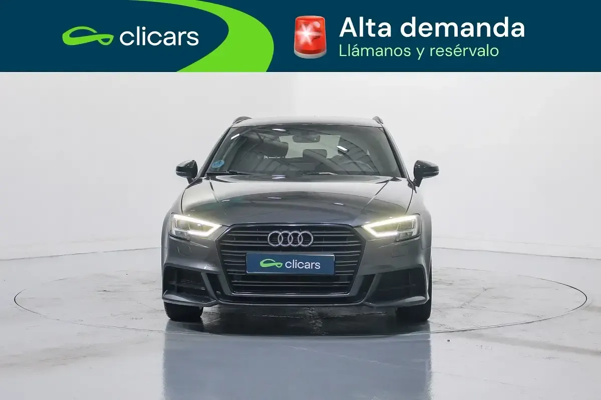 Usado Audi A3 150 CV (110 kW) 2019 Gris Berlina