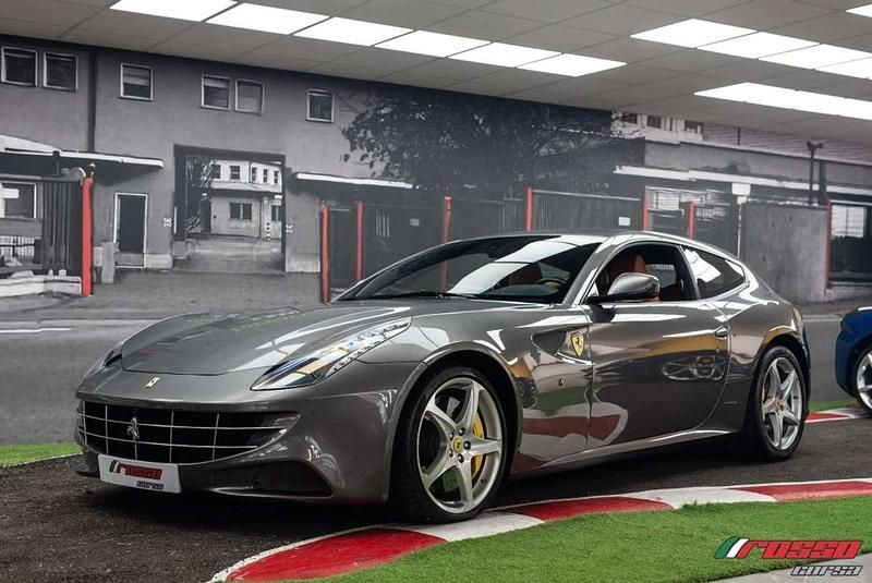 Usado Ferrari FF 661 CV (486 kW) 2012 Gris Familiar