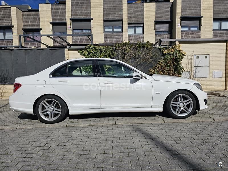Usado Mercedes C220 Avantgarde 170 HP (125 kW) 2013 Branco Sedan