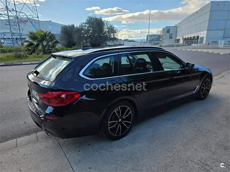 Käytetty BMW 520 Comfort Edition 190 HP (139 kW) 2019 Musta Farmari