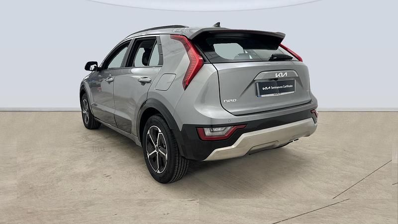 Usado Kia Niro 129 CV (94 kW) 2024 Gris SUV