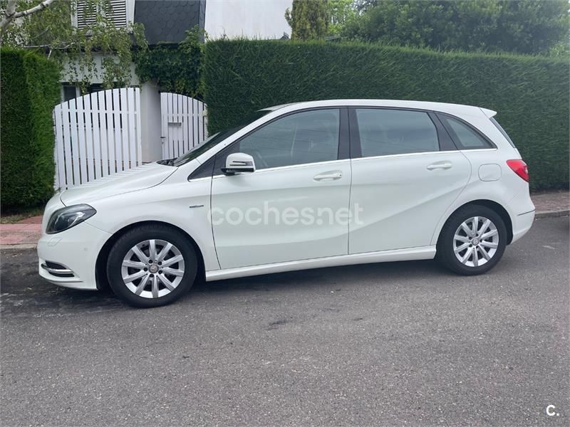Blanco Usado 2012 Mercedes B180 Monovolumen | 10.100 € (Buen precio) - Imagen 1/4
