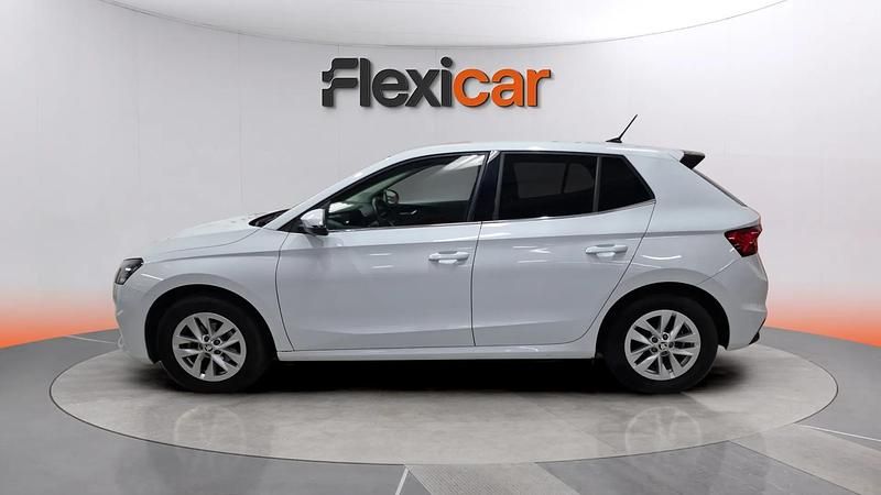 Usado Skoda Fabia Selection 95 CV (69 kW) 2024 Blanco Utilitario