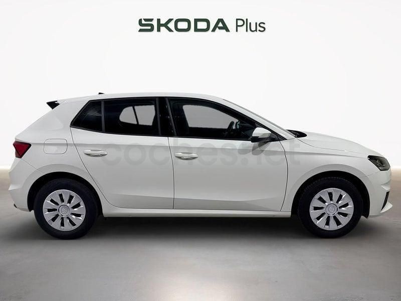 Usado Skoda Fabia Active 95 CV (69 kW) 2022 Blanco Utilitario