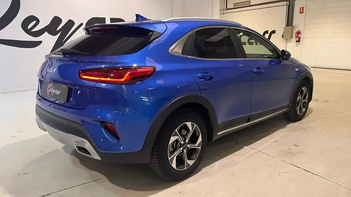 Usado Kia XCeed 120 CV (88 kW) 2022 Azul SUV