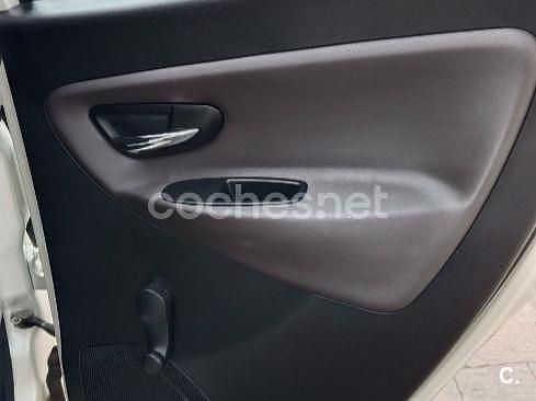 Usado Lancia Ypsilon Silver 95 CV (69 kW) 2012 Blanco Utilitario