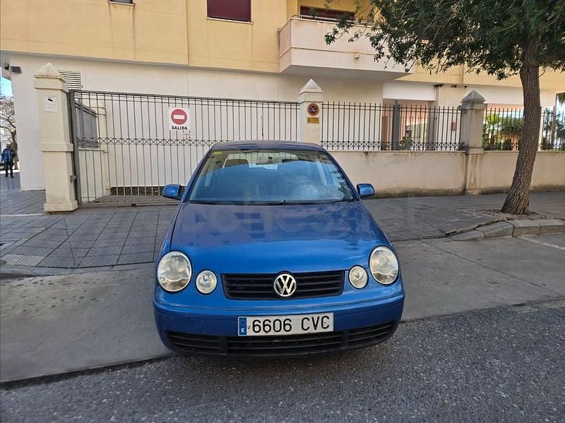 Usado VW Polo Highline 75 CV (55 kW) 2004 Azul Utilitario