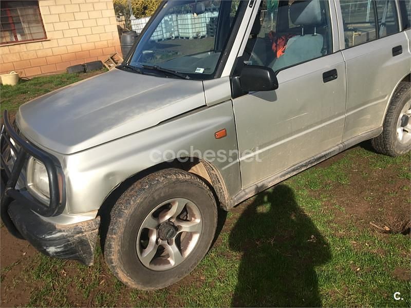 Usado Suzuki Vitara 90 CV (66 kW) 2003 Beige SUV