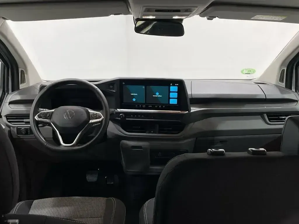Usado VW Caravelle 150 CV (110 kW) 2025 Gris Van