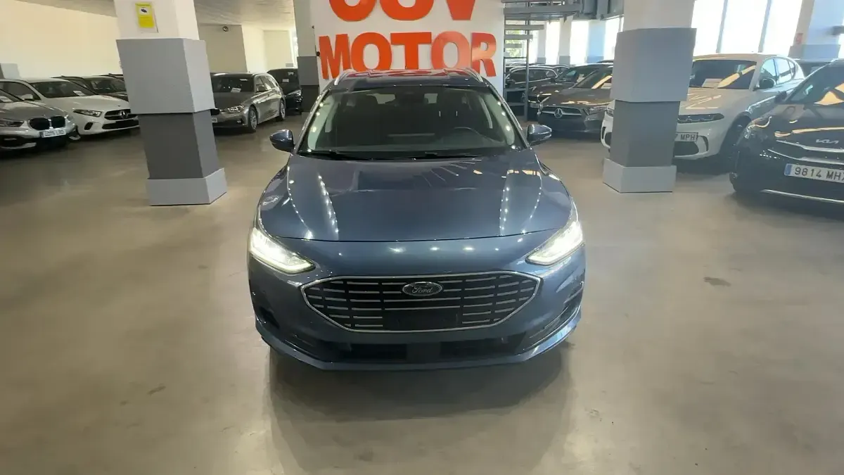 Usado Ford Focus Active X 125 CV (91 kW) 2024 Gris Utilitario