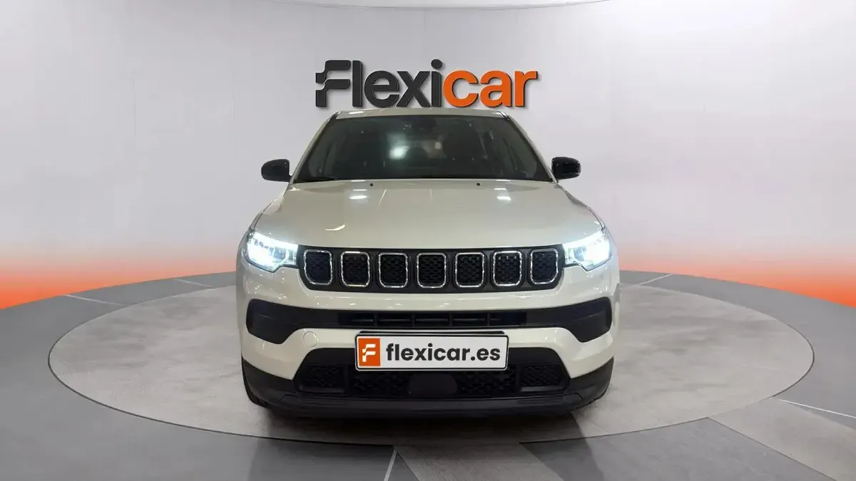 Usado Jeep Compass Longitude 131 CV (96 kW) 2022 Blanco SUV