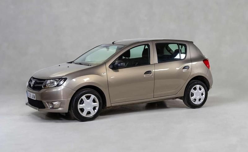 Beige Usado 2015 Dacia Sandero Ambiance Utilitario | 7990 € (Precio justo) - Imagen 1/4