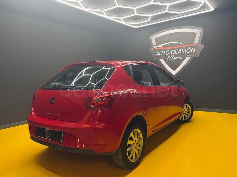 Usado Seat Ibiza Reference 90 CV (66 kW) 2012 Rojo Berlina
