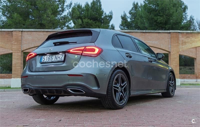 Usado Mercedes A200 163 CV (119 kW) 2023 Gris / plata Berlina