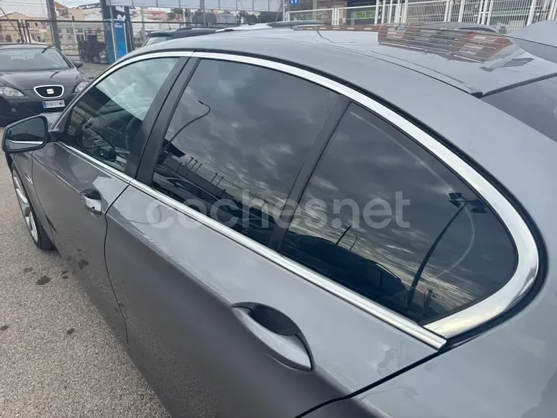 Usado BMW 525 Comfort Edition 218 CV (160 kW) 2014 Gris / plata Berlina