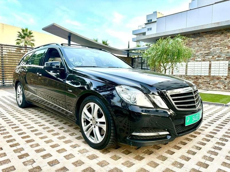 Usado Mercedes E350 Avantgarde 265 CV (194 kW) 2011 Negro Familiar