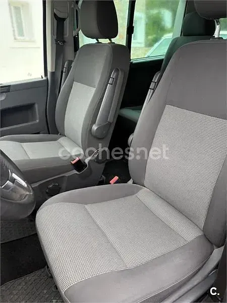 Usado VW Caravelle Trendline 180 CV (132 kW) 2014 Gris / plata Van