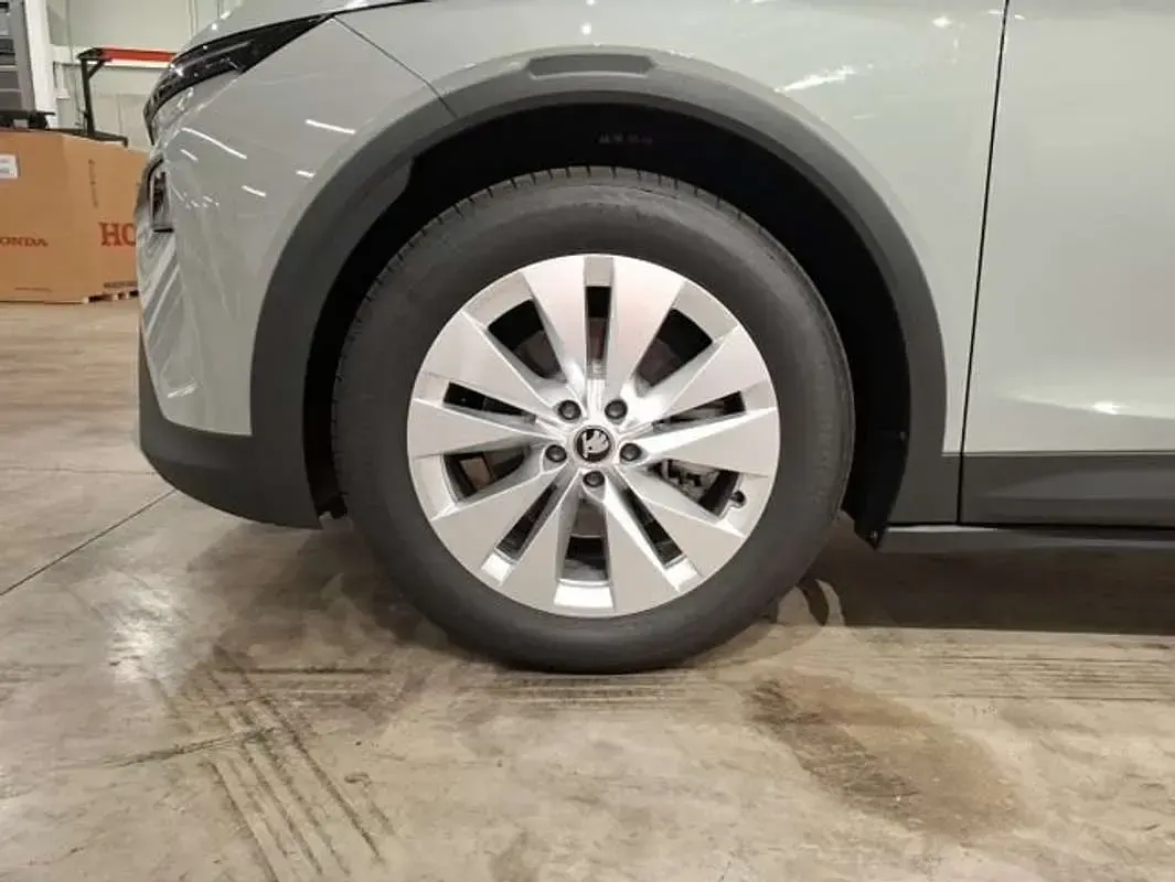 Usado Skoda Elroq 150 kW (204 CV) 2026 Gris SUV