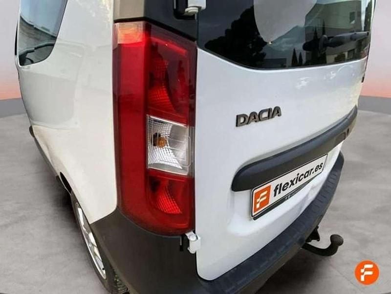 Usado Dacia Dokker Essentiel 95 CV (69 kW) 2021 Blanco Monovolumen