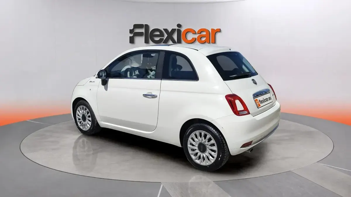 Usado Fiat 500 Dolcevita 71 CV (52 kW) 2021 Amarillo Berlina