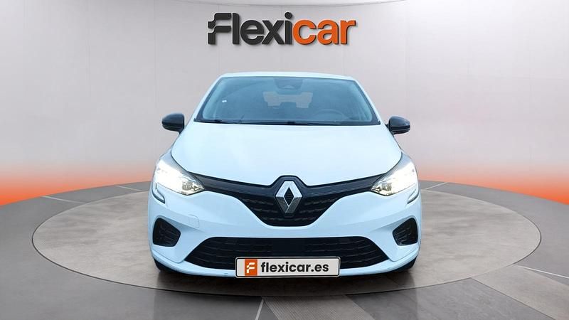 Używany Renault Clio V Business 100 KM (73 kW) 2021 Biały Sedan/Limuzyna