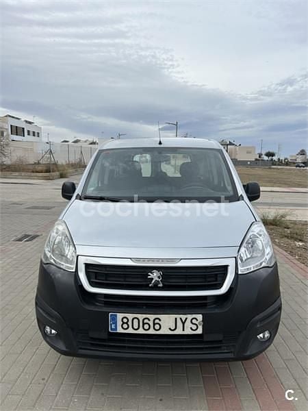 Gris / plata Usado 2016 Peugeot Partner Tepee Access Monovolumen | 7900 € (Caro) - Imagen 1/4