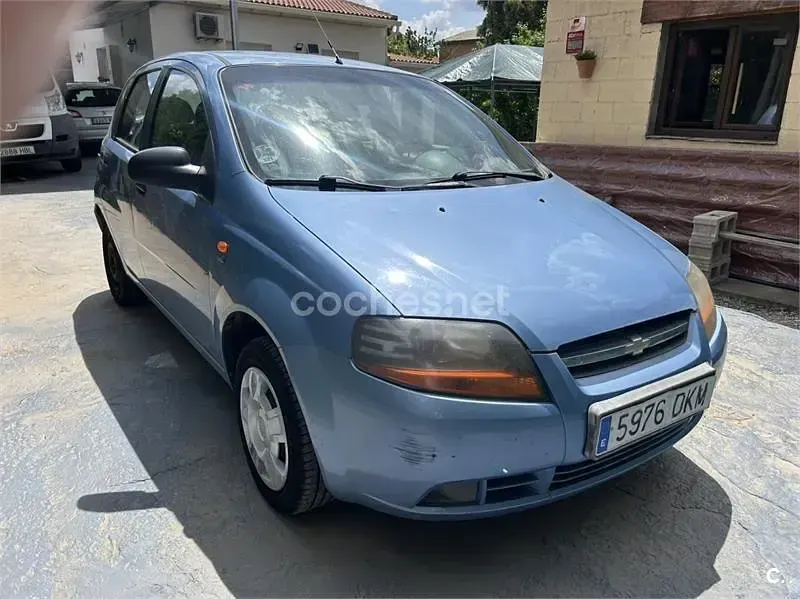 Usado Chevrolet Kalos SE 72 CV (52 kW) 2005 Azul Berlina