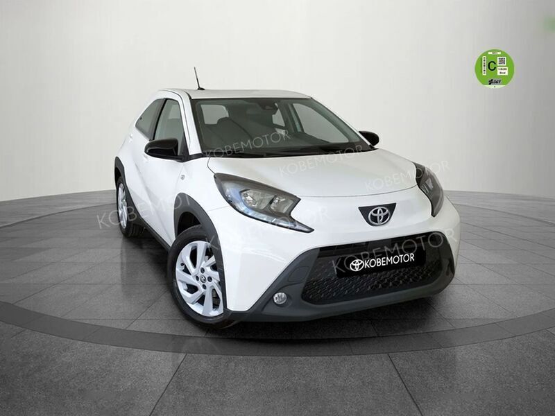 Blanco Nuevo 2024 Toyota Aygo Play Utilitario | 15.595 € - Imagen 1/4