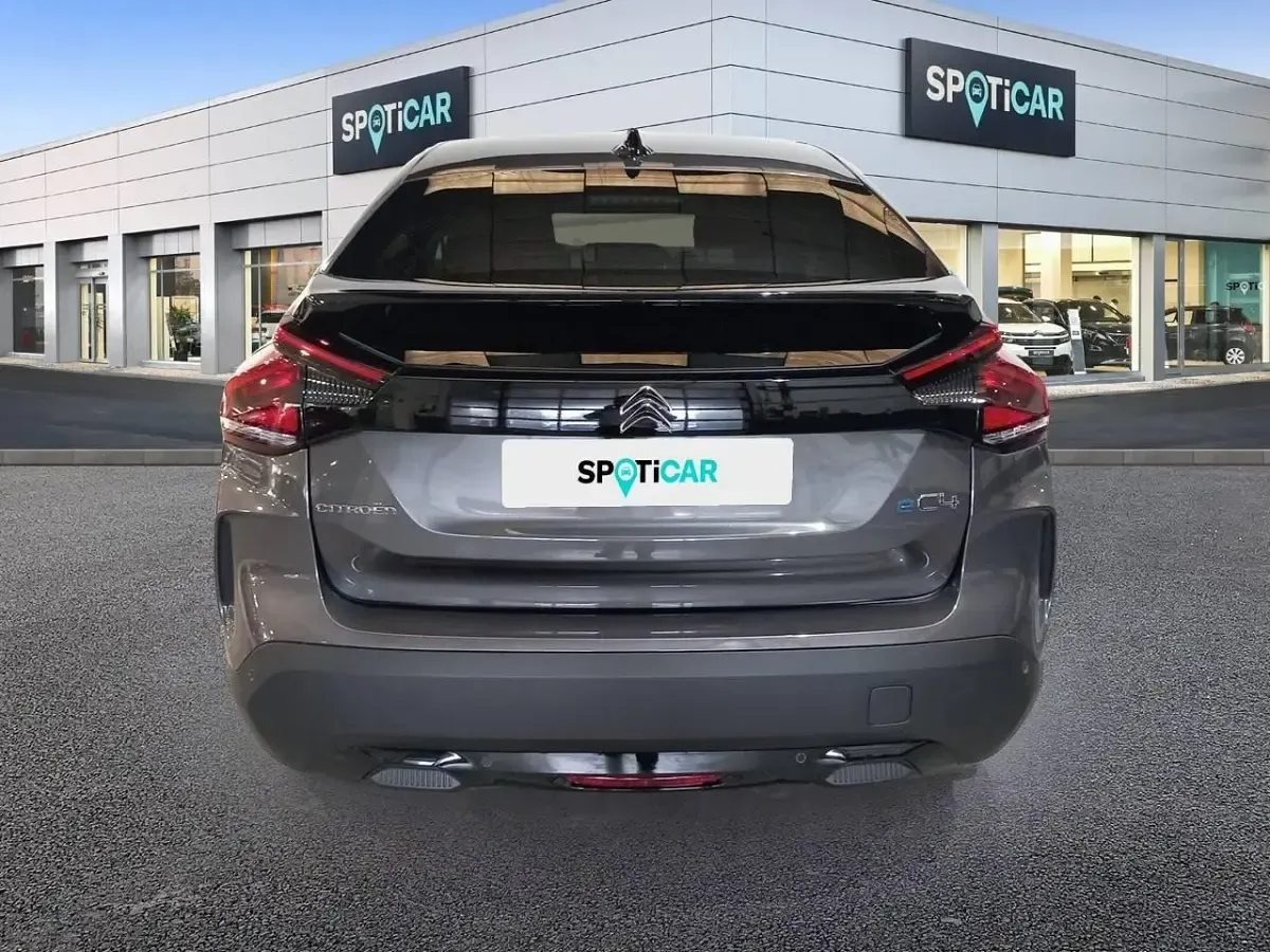 Usado Citroën e-C4 Shine 100 kW (136 CV) 2022 Gris Berlina
