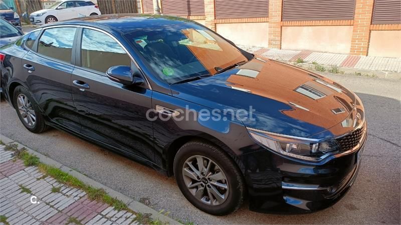 Usado Kia Optima 141 CV (103 kW) 2016 Azul Berlina