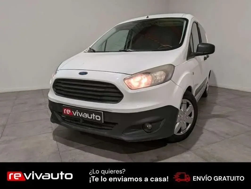 Usado Ford Tourneo Courier Trend 76 CV (55 kW) 2015 Blanco Monovolumen