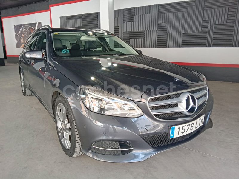 Gris / plata Usado 2016 Mercedes E200 Avantgarde Familiar | 14.999 € (Un poco caro) - Imagen 1/4