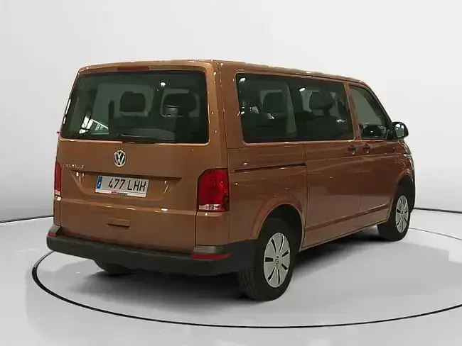 Usado VW Caravelle Trendline 110 CV (80 kW) 2020 Naranja Van