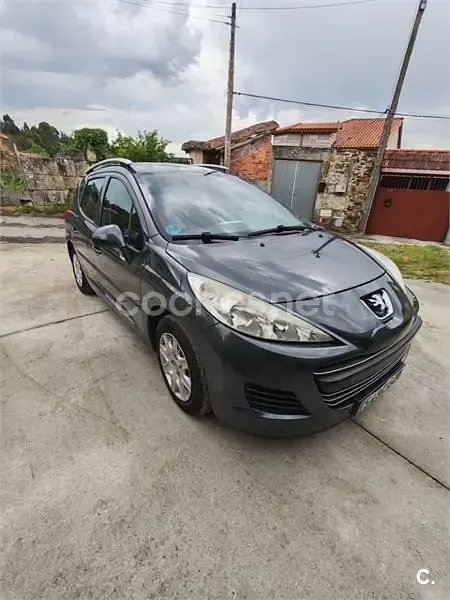 Usado Peugeot 207 95 CV (69 kW) 2010 Negro Familiar