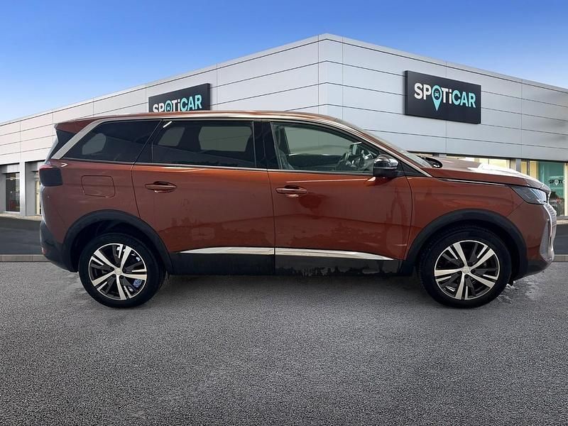Usado Peugeot 5008 Allure 131 CV (96 kW) 2022 Marrón SUV