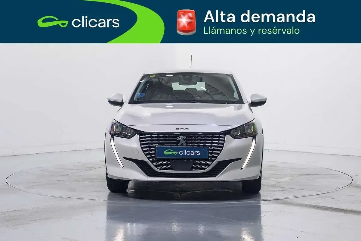 Usado Peugeot e-208 Allure 100 kW (136 CV) 2020 Blanco Utilitario