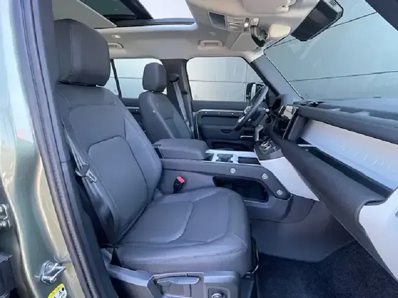 Usado Land Rover Defender S 249 HP (183 kW) 2025 Otro SUV