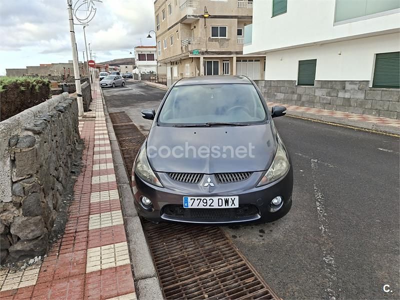 Usado Mitsubishi Grandis Intense+ 136 CV (100 kW) 2006 Gris / plata Monovolumen