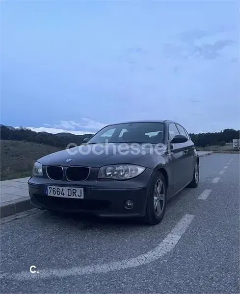 Usado BMW 118 122 CV (89 kW) 2005 Gris / plata Utilitario